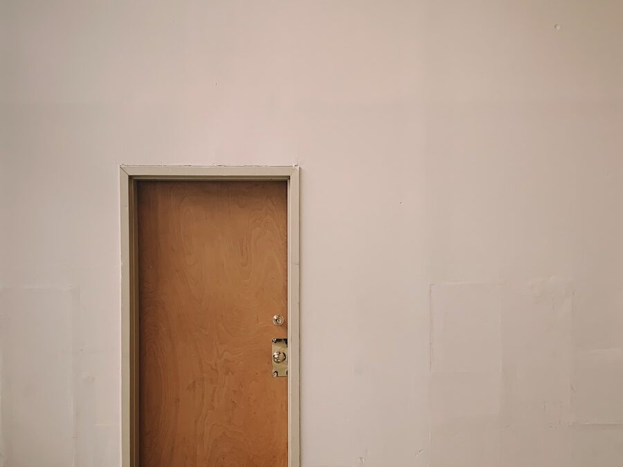 Ile kosztuje wymiana drzwi wewnętrznych w 2025 roku