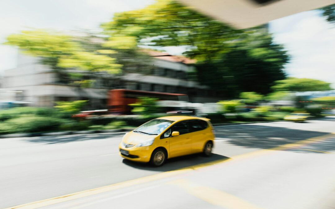 Akustyka w mieszkaniu: jak odzyskać ciszę z hałasów ulicy